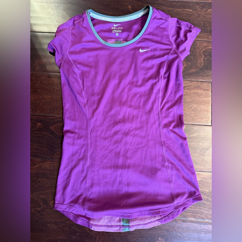 Like new purple Nike dri fit t shirt